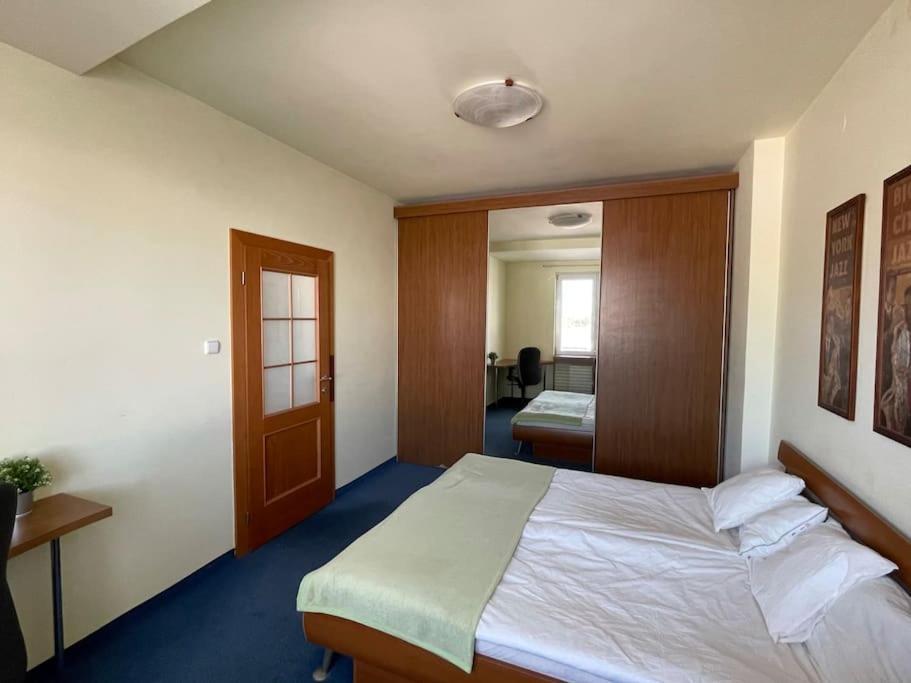 Apartman Obchodna Bratislava Exterior foto