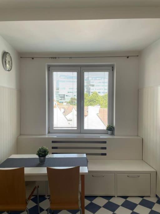 Apartman Obchodna Bratislava Exterior foto